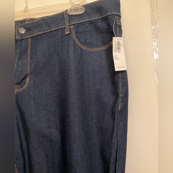 Old Navy Super Skinny Short Jeans (Stretchy) - Picture 3 of 4